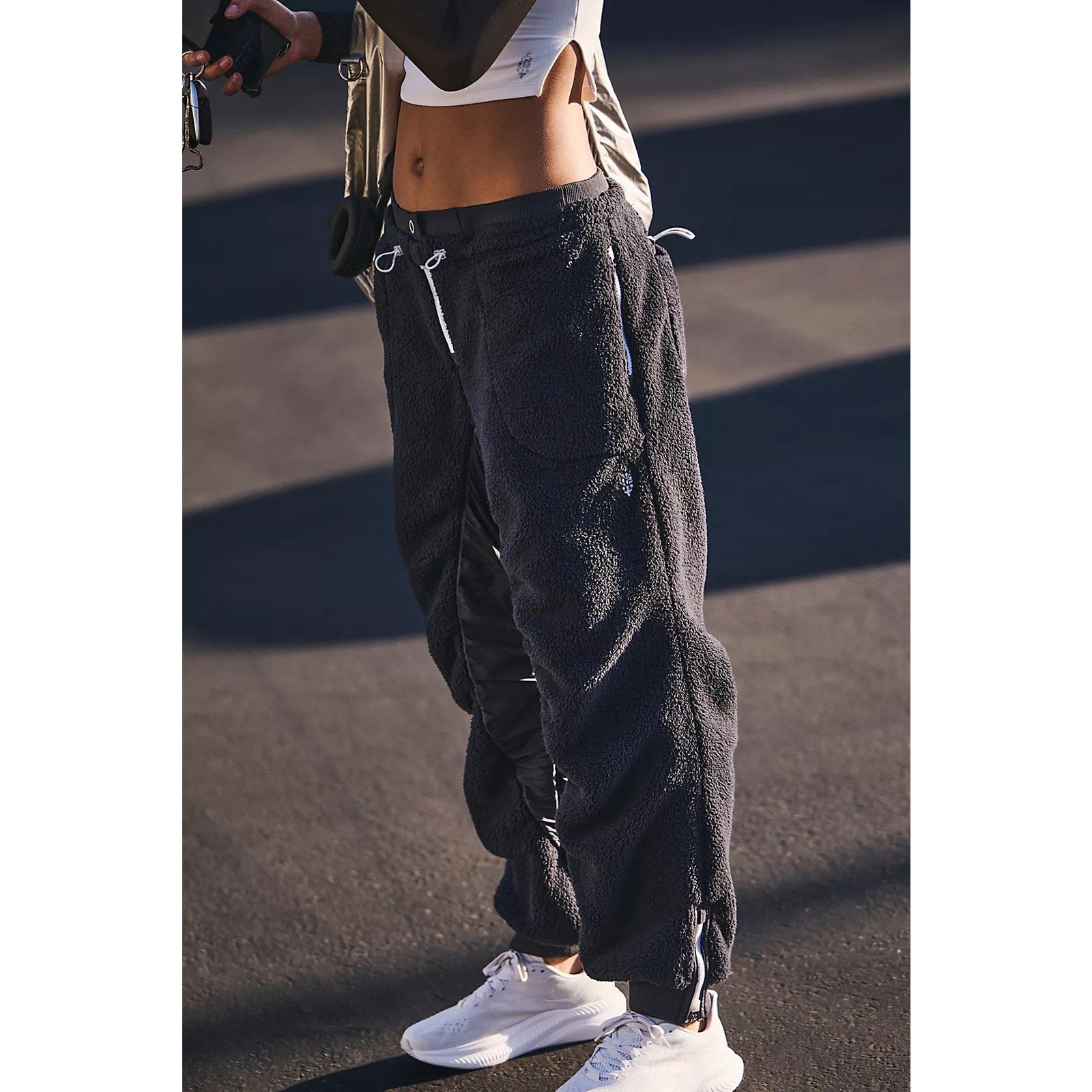 New FREE PEOPLE Sundown Fleece Jogger Style Pants $168 LARGE Black Sherpa