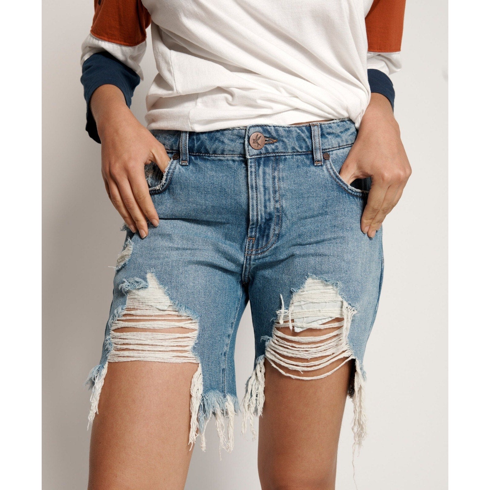 New Free People Pacifica Stevies Long Length Boyfriend Denim Shorts $114 Sz 25