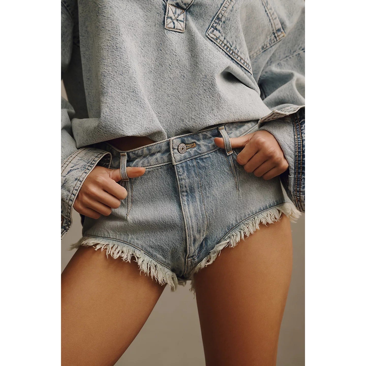 Anthropologie Pilcro Pitched Micro Denim Shorts $78 SIZE 28 Light Blue
