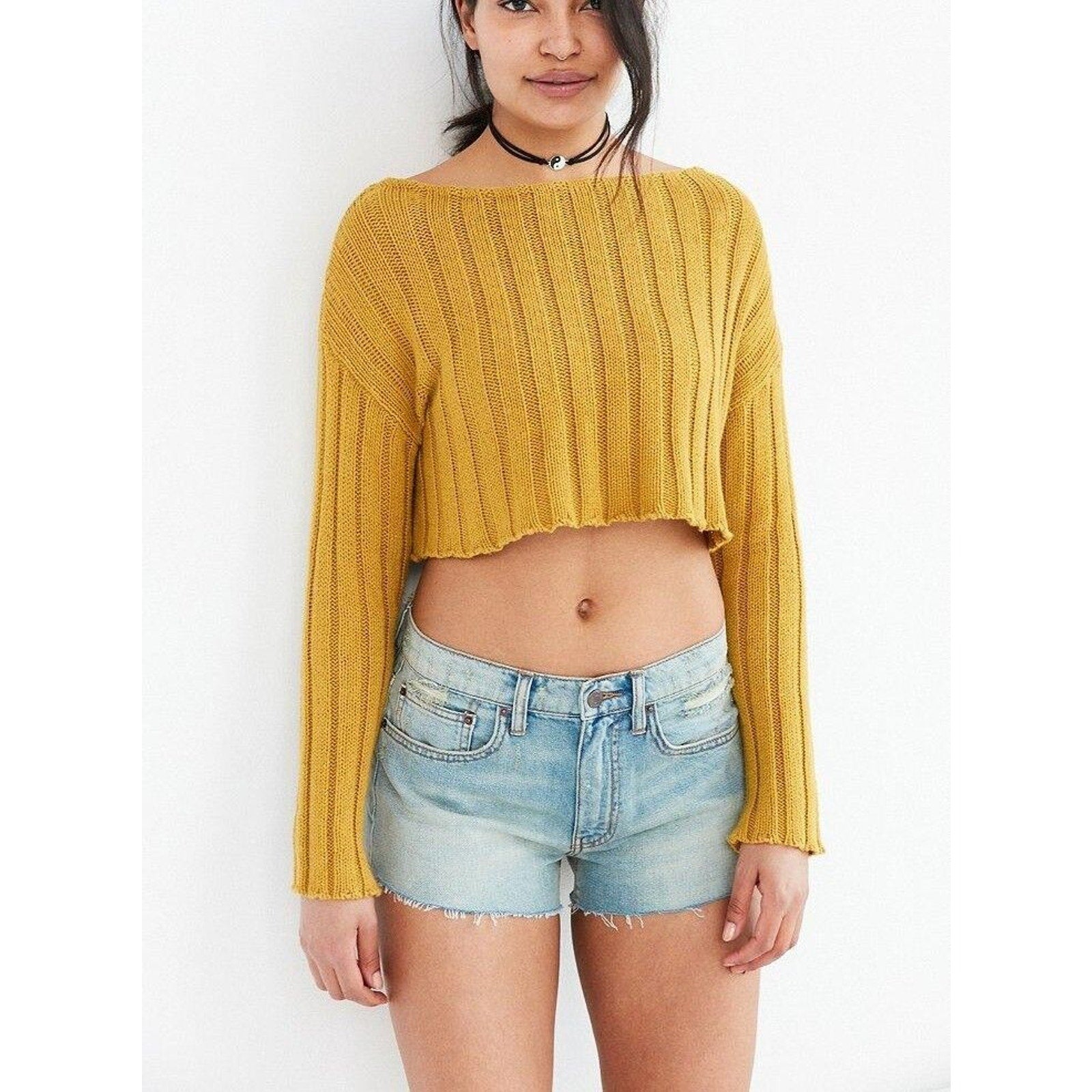 New UO x Bandit Essential Mid-rise Embroidered Denim Short Distressed Size 28