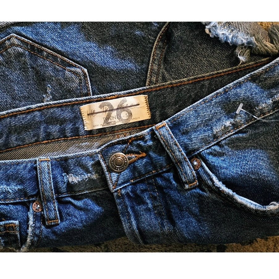 New FREE PEOPLE We the Free The Lasso Denim Shorts $78 Size 26 Raw Hem