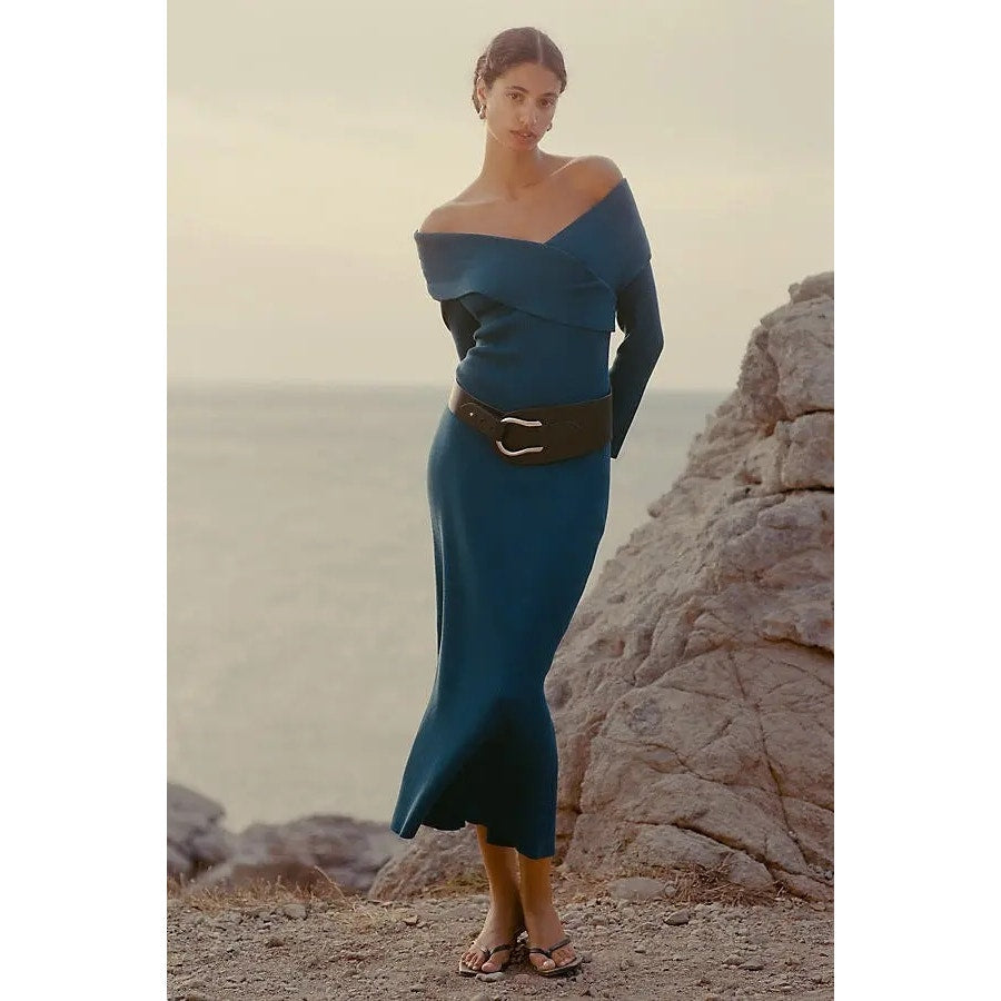 Off-shoulder blue sweater dress, fitted waist and mid-calf flared skirt