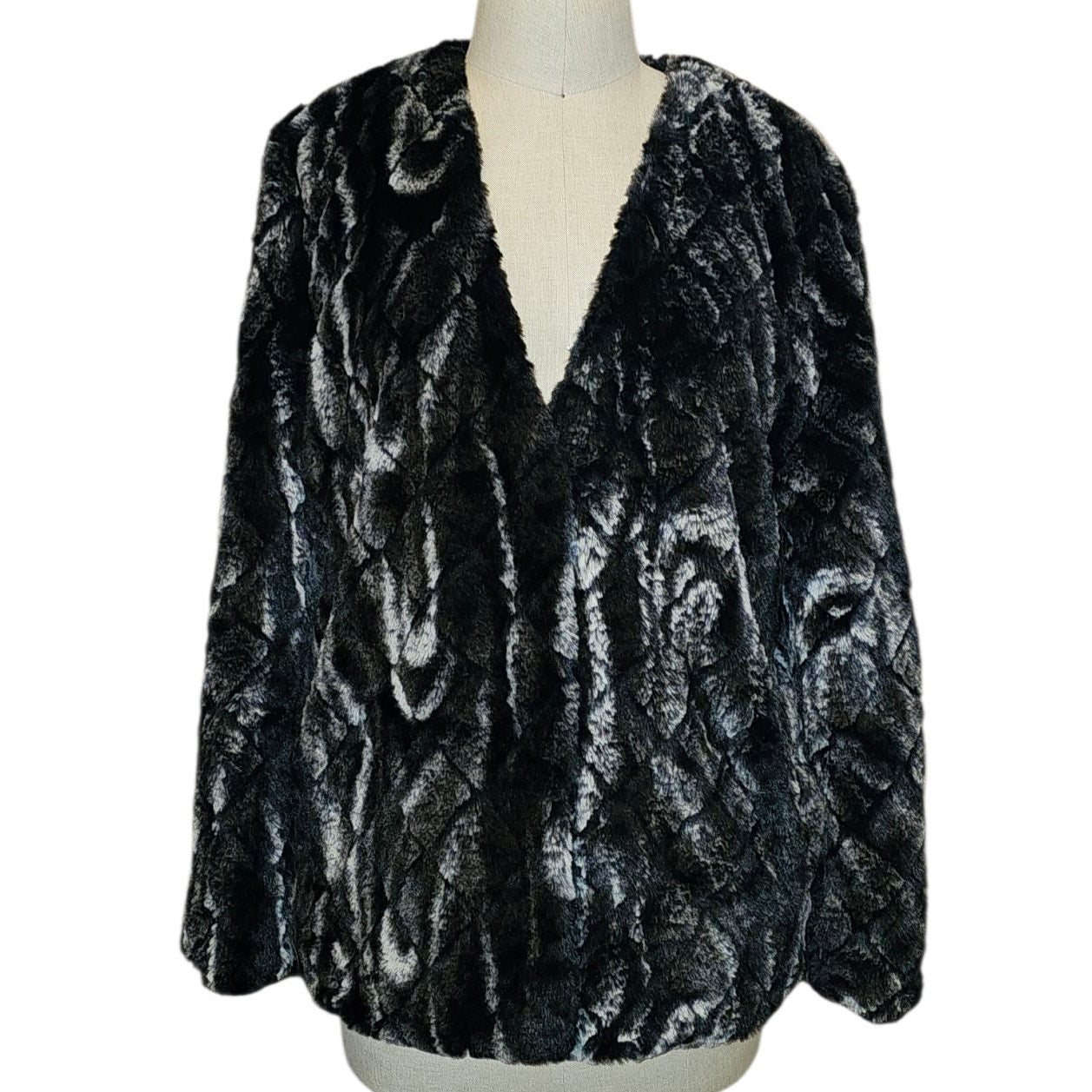 New Anthropologie Unreal Fur Faux Fur Coat SMALL Black & Gray COLLARLESS