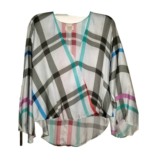 Guapa gingham blouse with multicolor plaid, V-neck and wide three-quarter sleeves