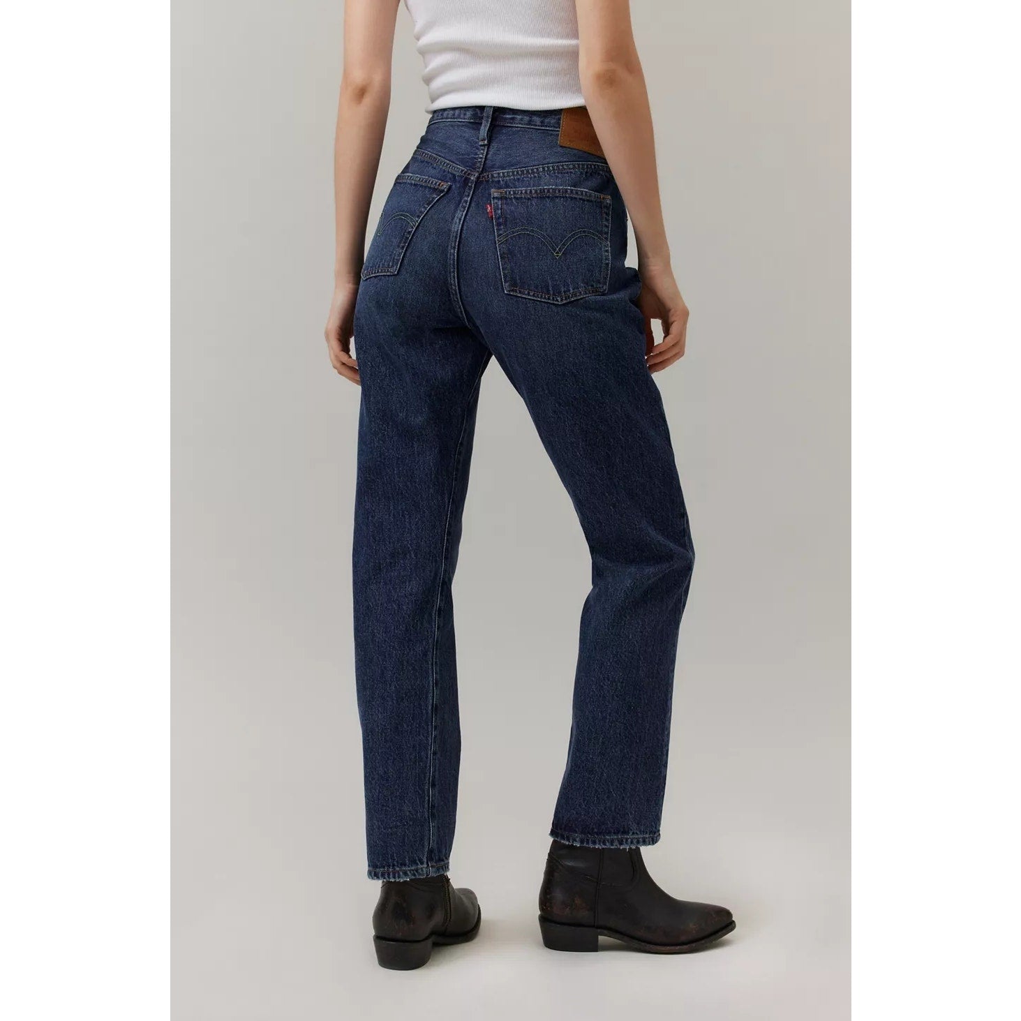 New URBAN OUTFITTERS Levi’s 501 High-Waisted Jeans $98 SIZE 29/30 Blue Relaxed