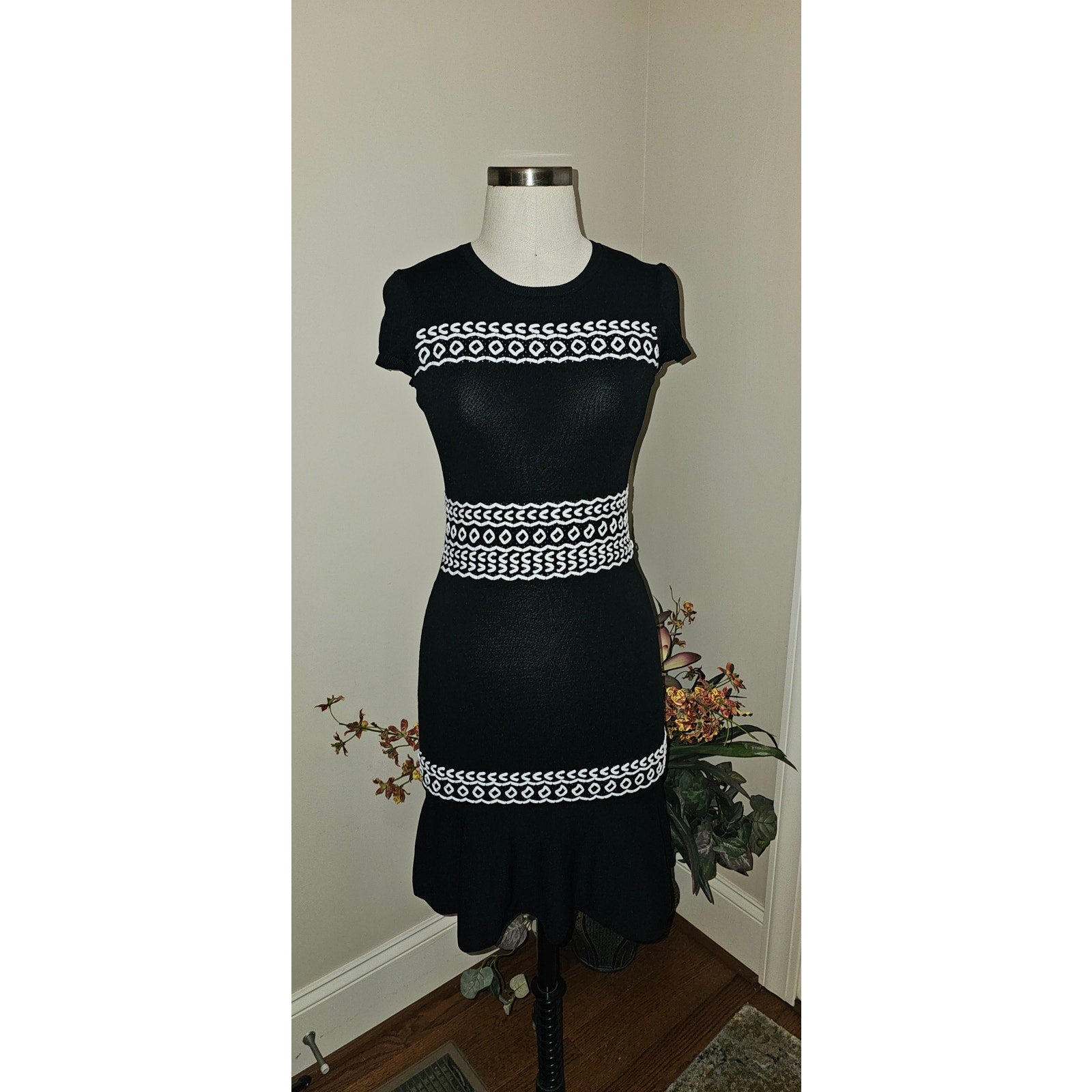 Shoshanna Pointelle Lacing Knit Calista Mini Dress SMALL B&W CAP SLEEVES Shoshanna