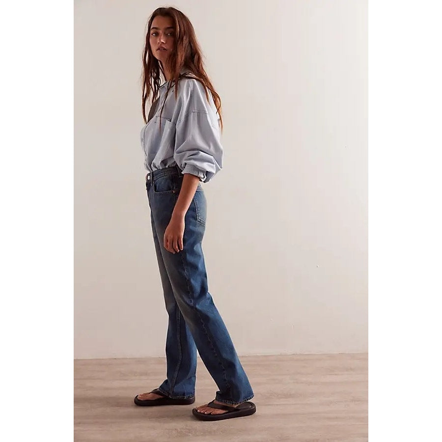 New FREE PEOPLE We The Free Xena Slim Straight Jeans $98 SIZE 28 Curve Ball