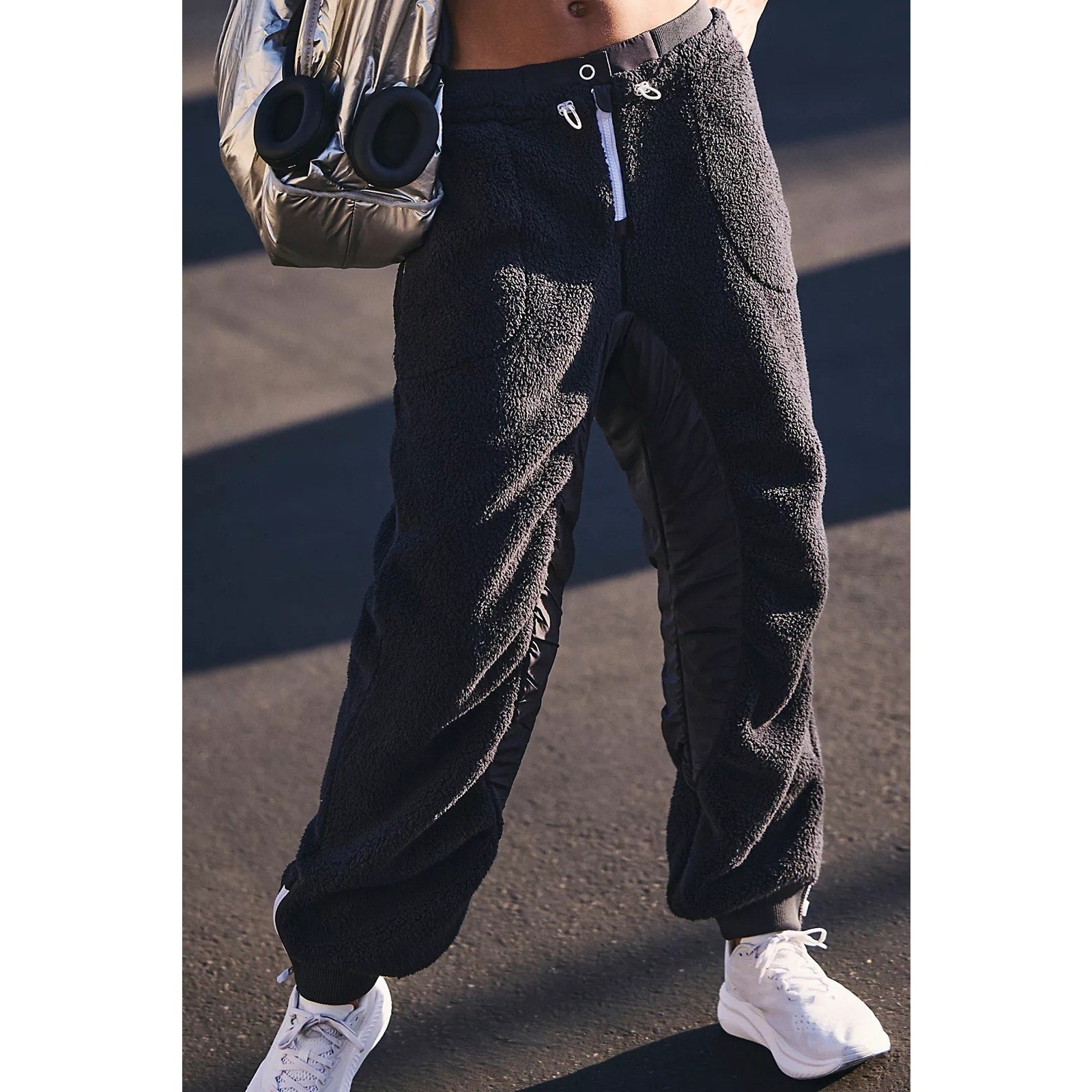 New FREE PEOPLE Sundown Fleece Jogger Style Pants $168 LARGE Black Sherpa
