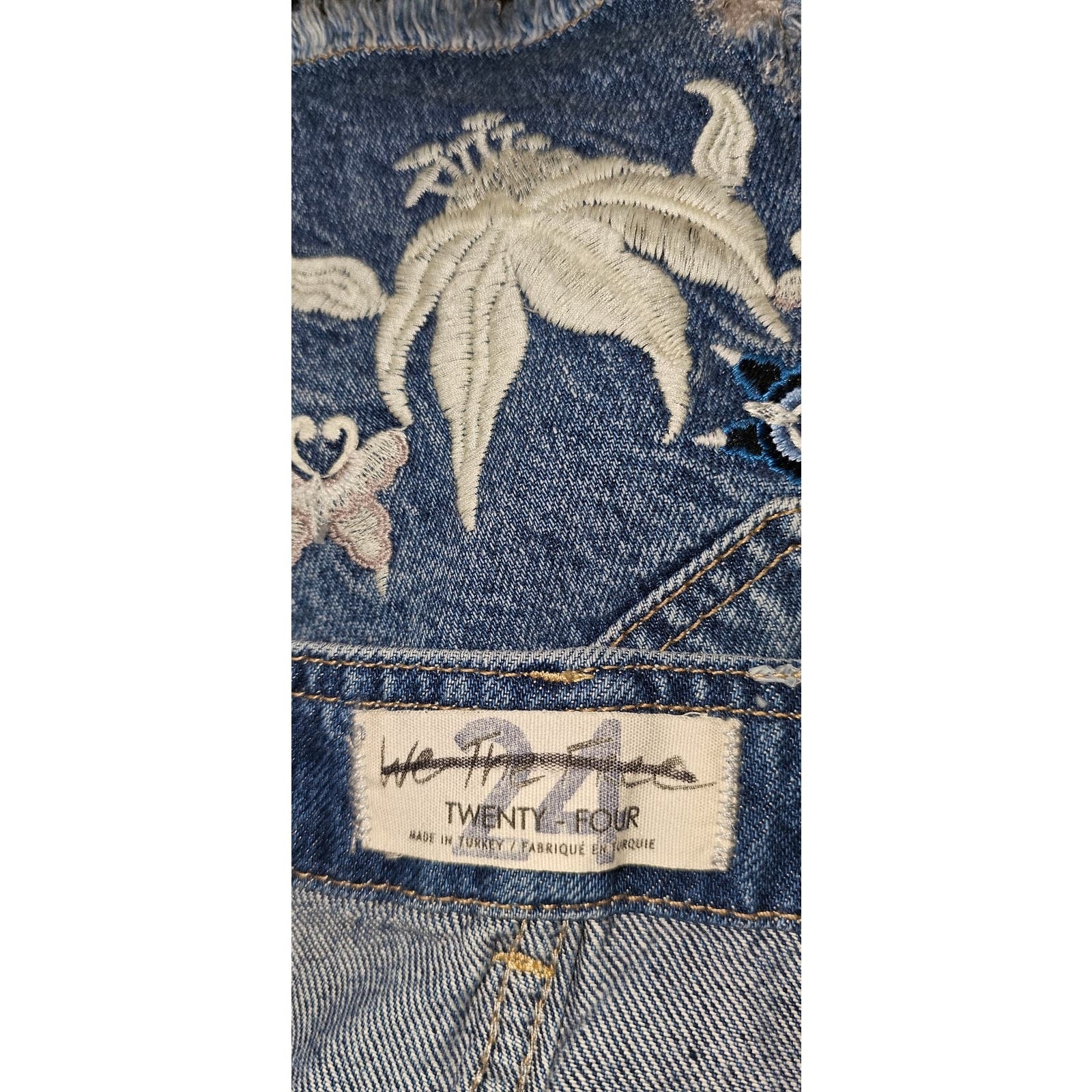 New FREE PEOPLE You're My Butterfly Embroidered Shorts CUTOFFS $198 SIZE 24