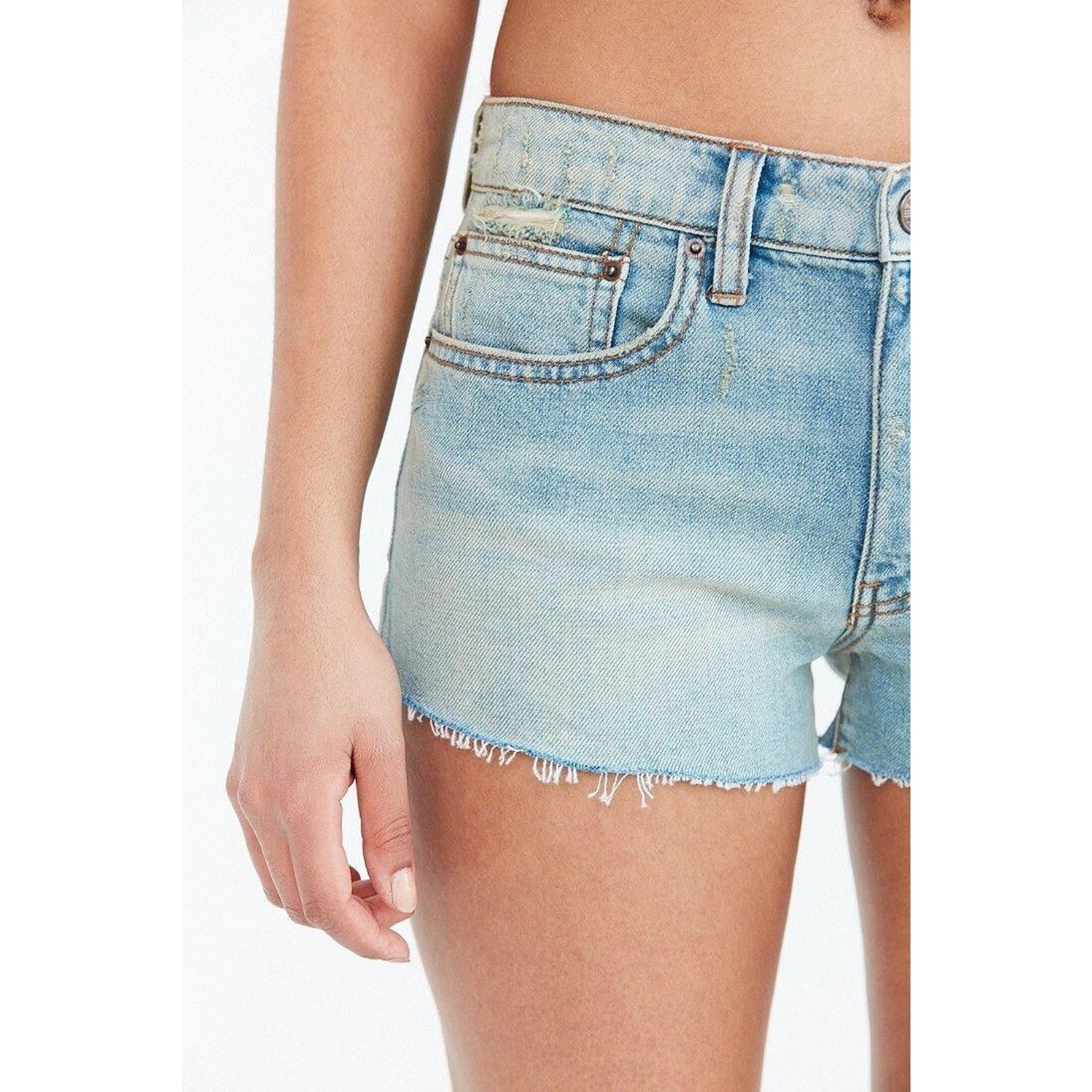 New UO x Bandit Essential Mid-rise Embroidered Denim Short Distressed Size 28