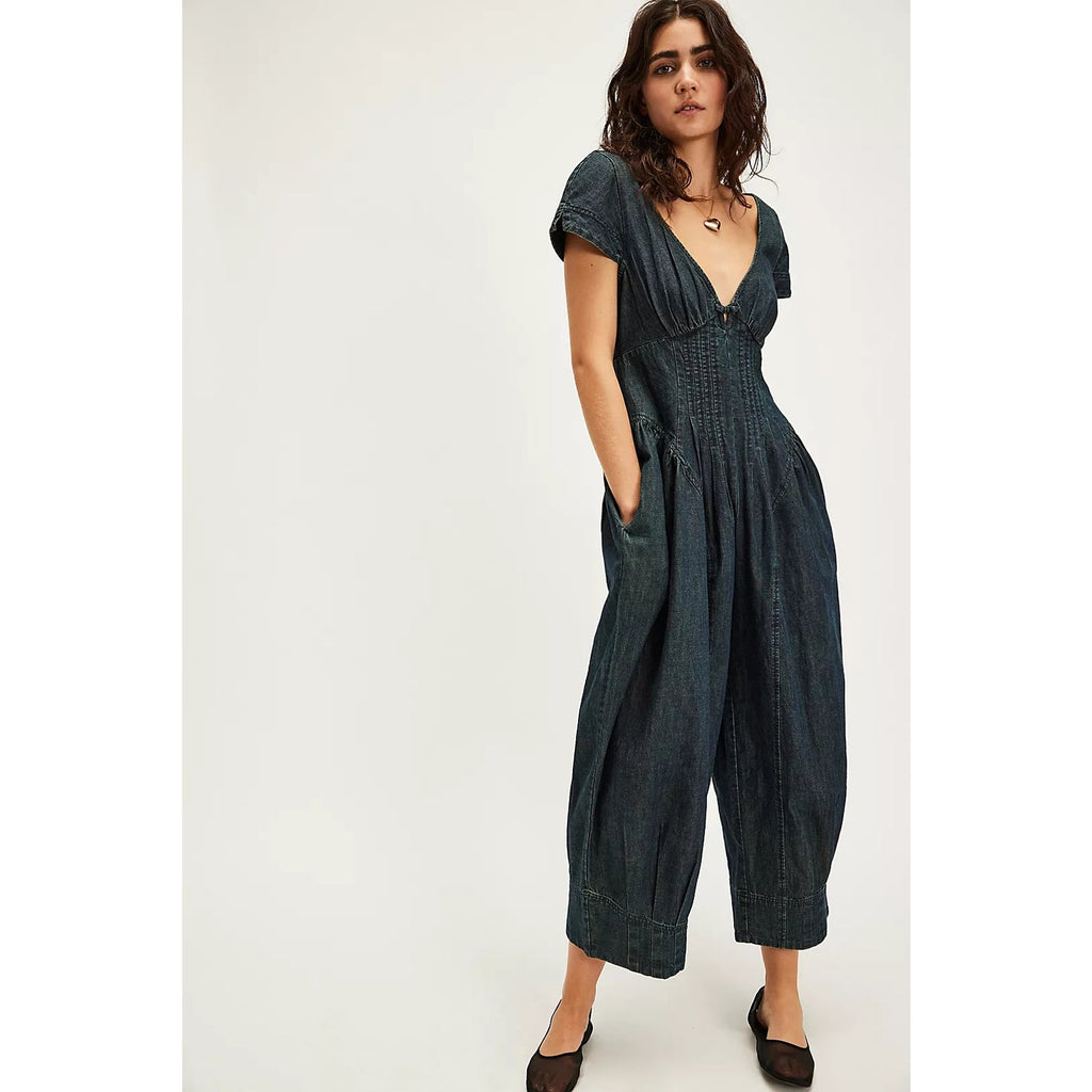 FREE PEOPLE Hanlon Jumpsuit SIZE 12 Dark Blue Denim Barrel Leg Pleated Free People