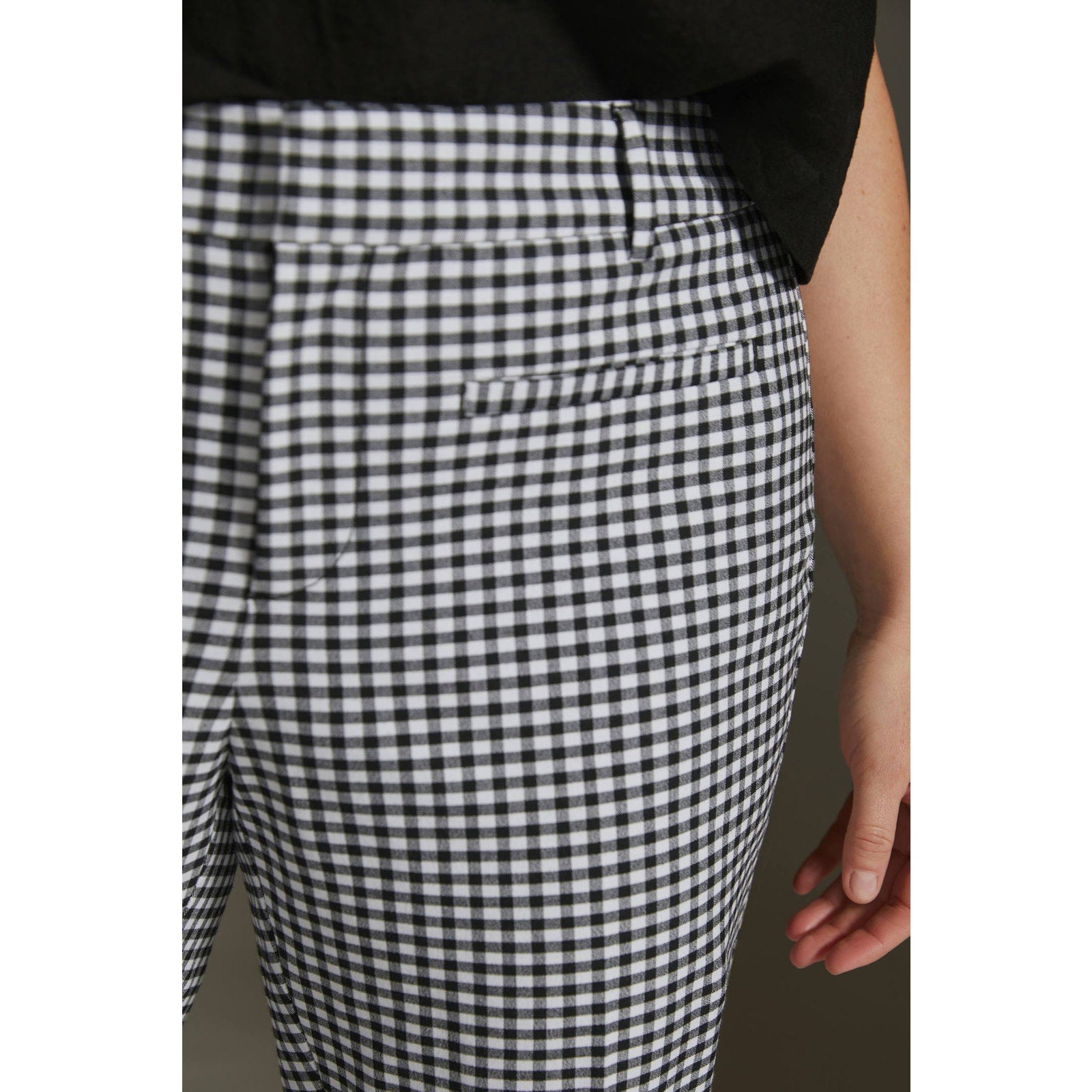 New Anthropologie The Essential Slim Kick Gingham Flare Pants $128 US 4 B&W Crop