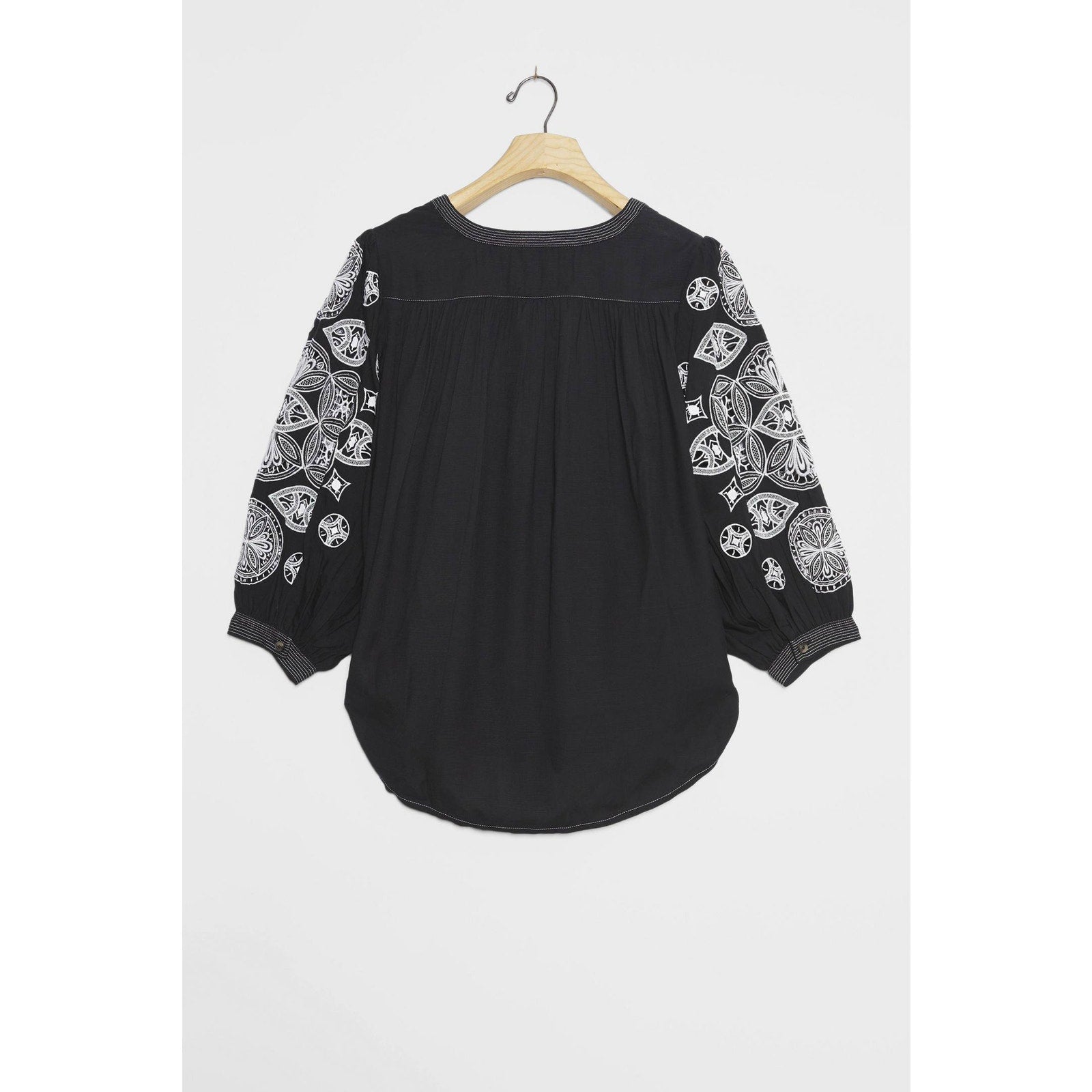 New Anthropologie Remy Embroidered Blouse $148 SMALL Navy Blue Geo Retro Boho