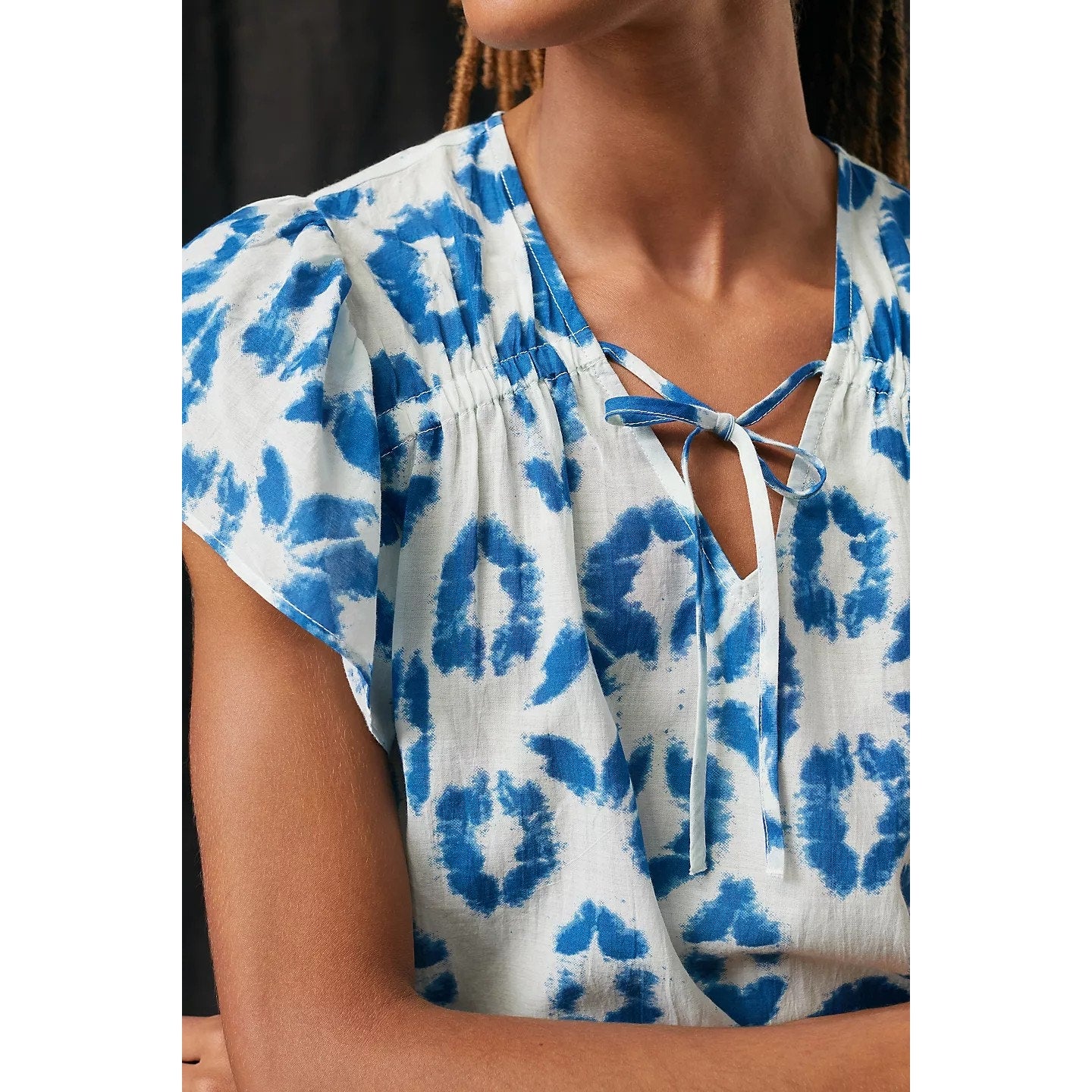 New Anthropologie Othilia Tie-Neck Blouse $148 SMALL Blue Tonal Motif