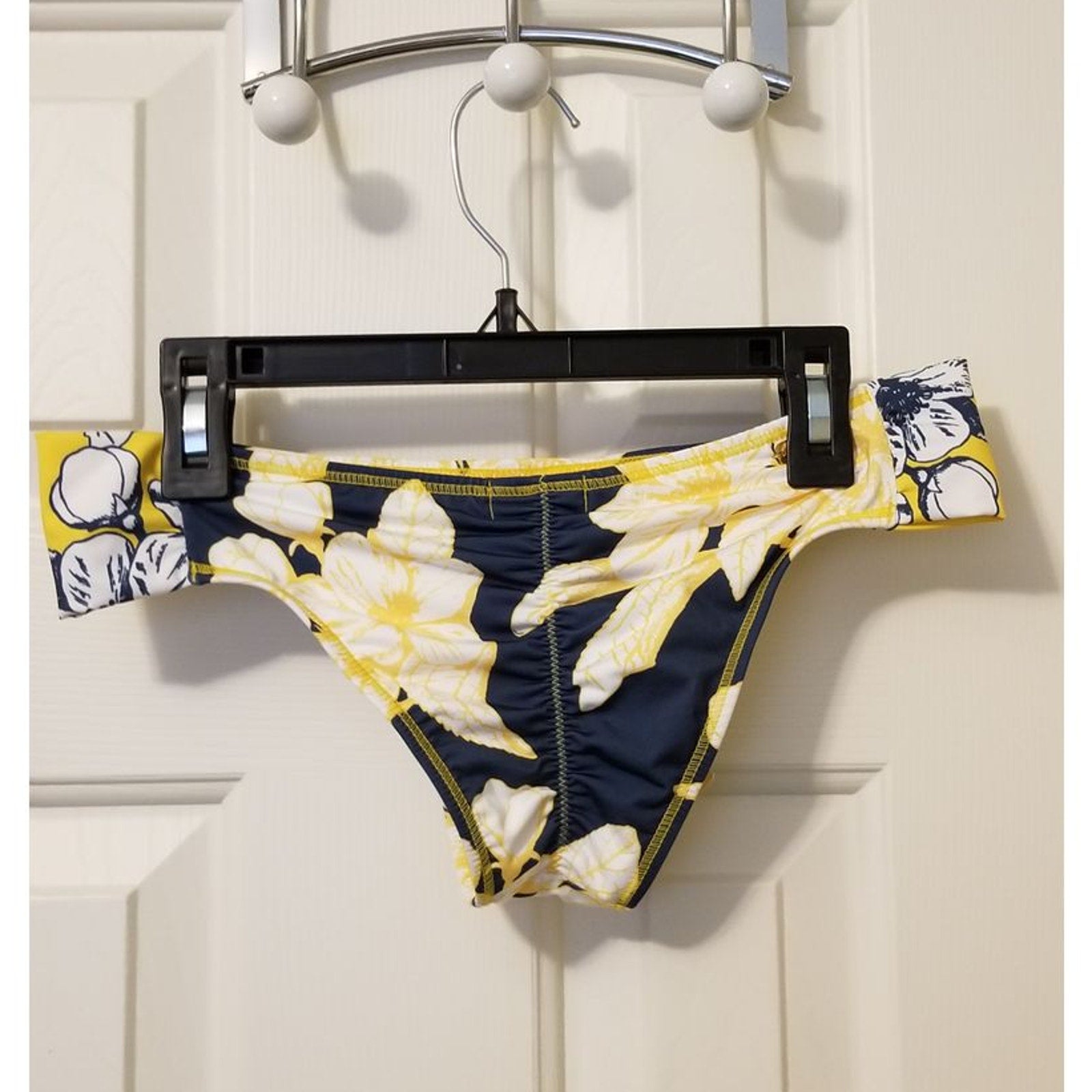 New Palmacea Lily Bandeau Top + Bikini Bottom Size Small Yellow Blue Floral