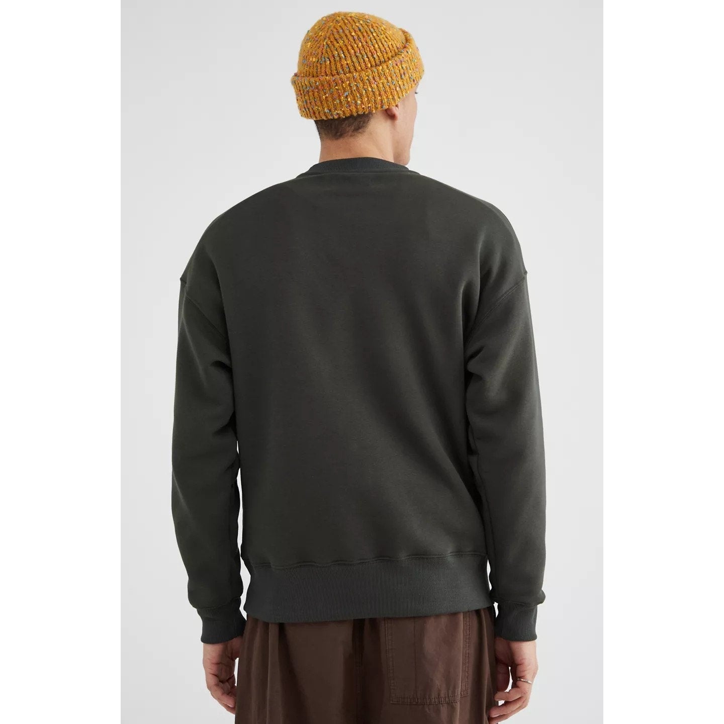 New Urban Outfitters x LC23 Camper Patch Crew Neck Sweatshirt $149 MEDIUM