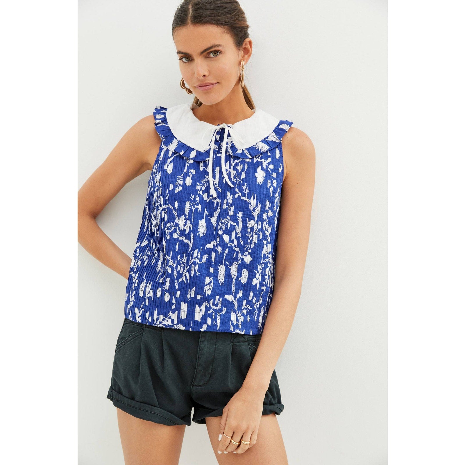 New Anthropologie Maeve Pintucked Floral Blouse $120 SIZE 4 Blue Retro Abstract