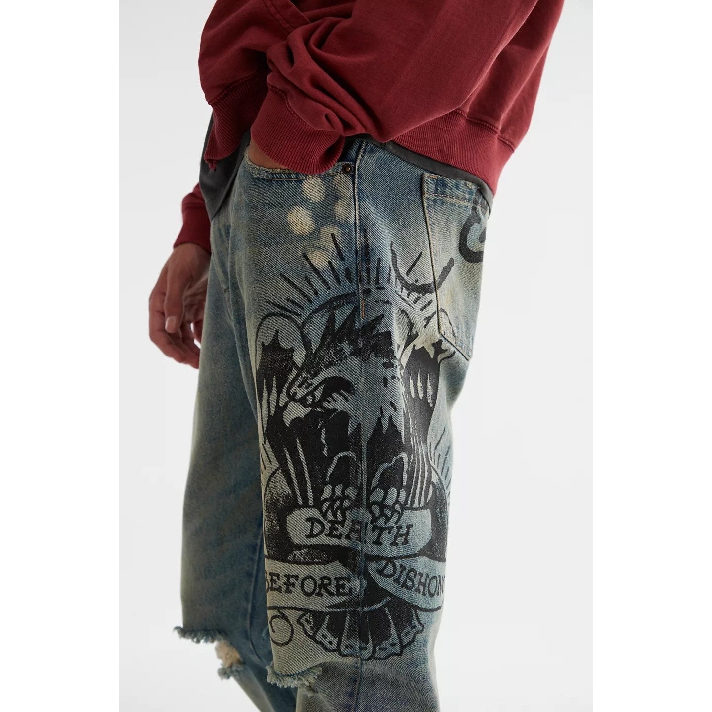 New Urban Outfitters Ed Hardy Graphic Slim Taper Jeans $175 SIZE 32