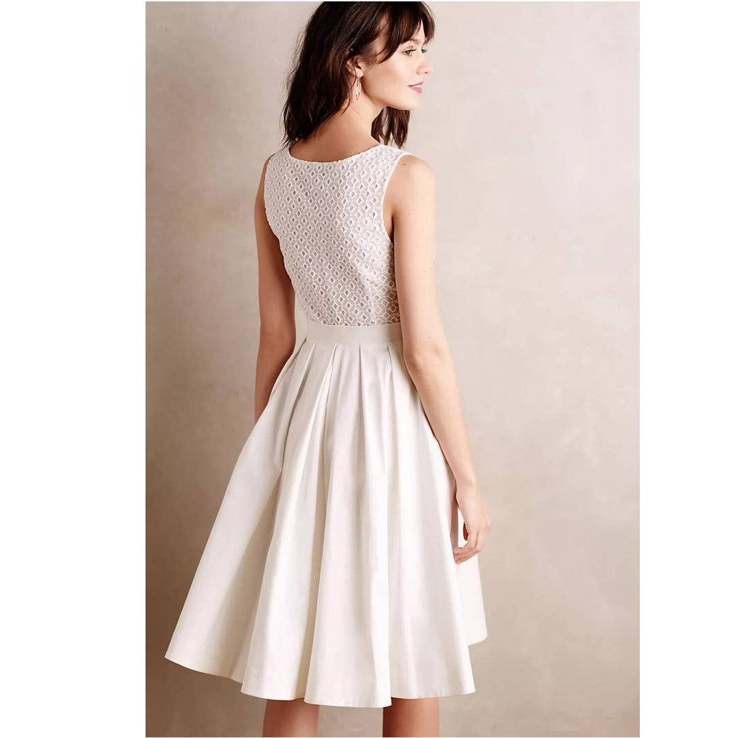 New Anthropologie Collette Dinnigan Pleated Trellis Midi Dress $168 SIZE 4 White