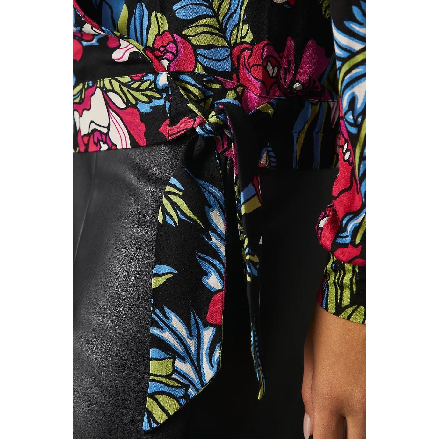 New Anthropologie Tiny Finley V-Neck Long Sleeve Top $98 X-SMALL Floral Motif